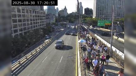 Traffic Cam New York: Brooklyn Bridge - Ped Walkway