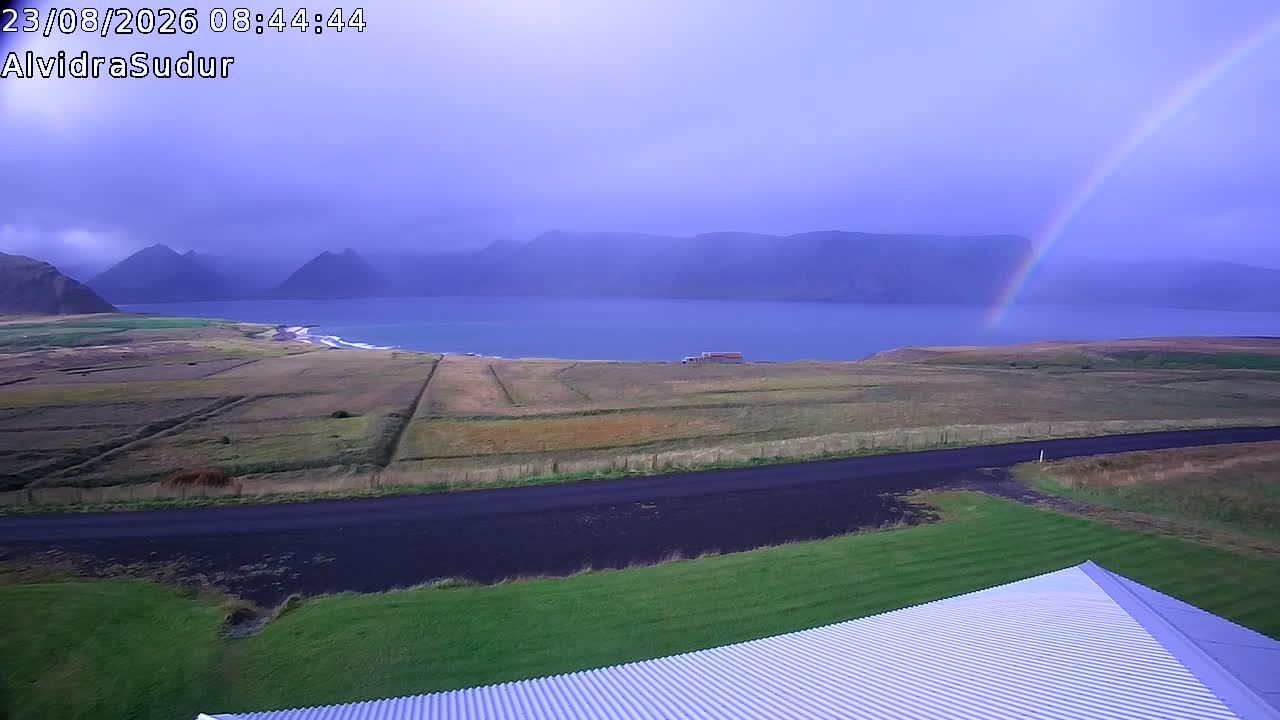 Traffic Cam ingeyri › South: Alviðra South