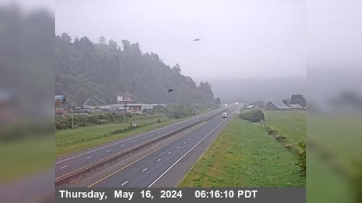 Traffic Cam Rohnerville › South: US-101 : North Of SR-36 - Looking South (C003)