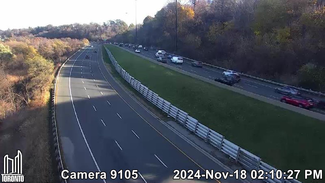 Traffic Cam Todmorden Village: Don Valley Parkway near Millwood Rd