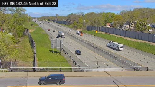 Traffic Cam Normansville › South: I-87 north of Interchange