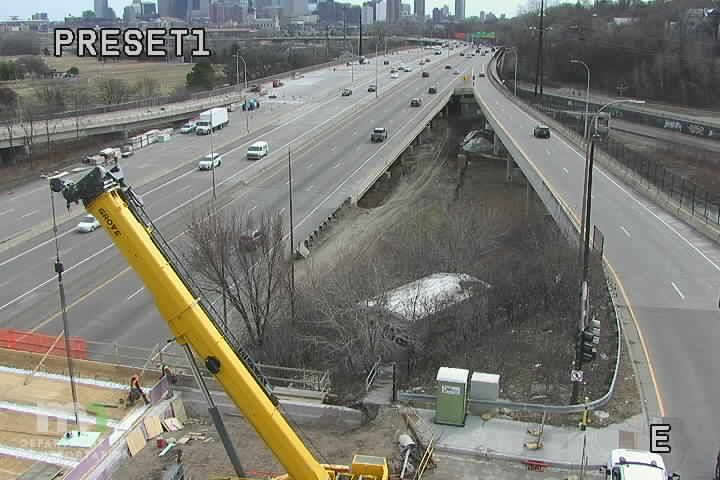 Traffic Cam Bryn Mawr: I-394: I-394 EB @ Penn Ave