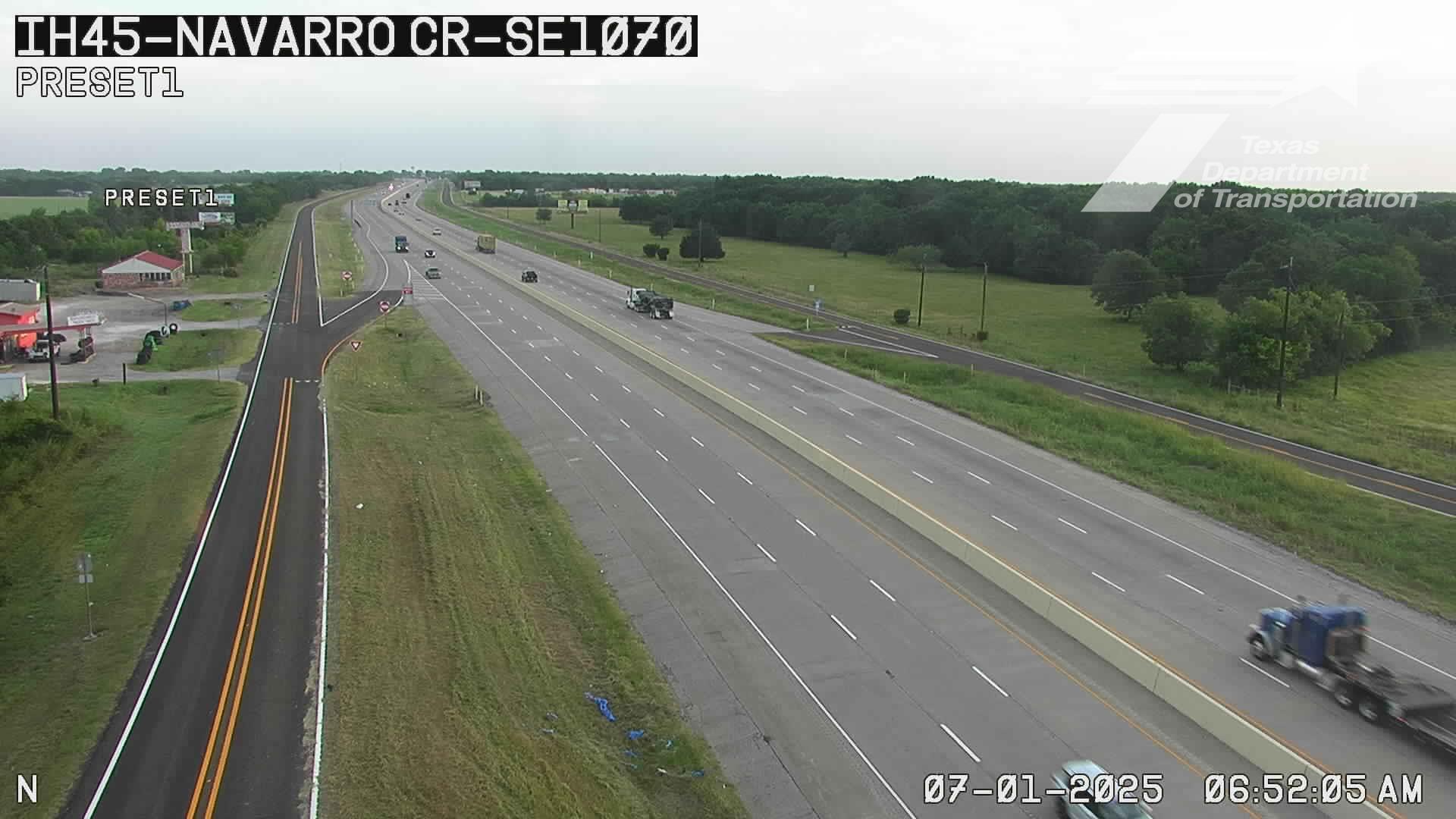 Traffic Cam Angus › North: I-45 @ Navarro CR-SE1070