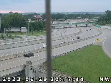Traffic Cam Jeffersonville: OLD IN 62 SEC 2: 1-065-000-9-1 10TH ST