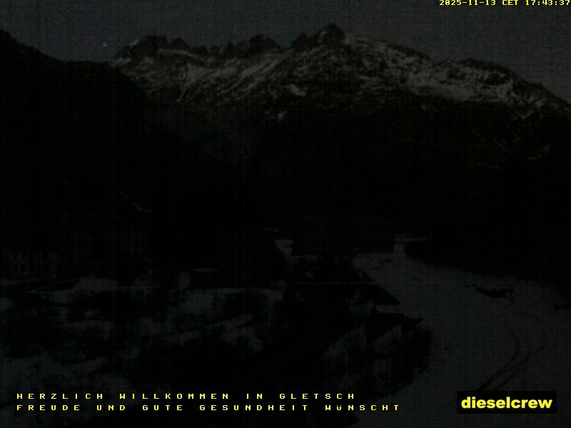 Obergoms: Gletsch mit dem Bahnhof der Dampfbahn Furka-Bergstrecke