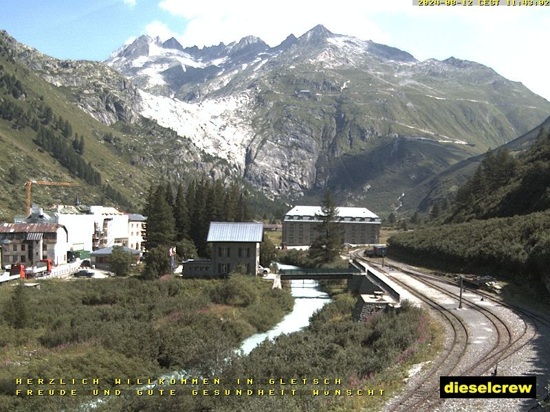 Obergoms: Gletsch mit dem Bahnhof der Dampfbahn Furka-Bergstrecke