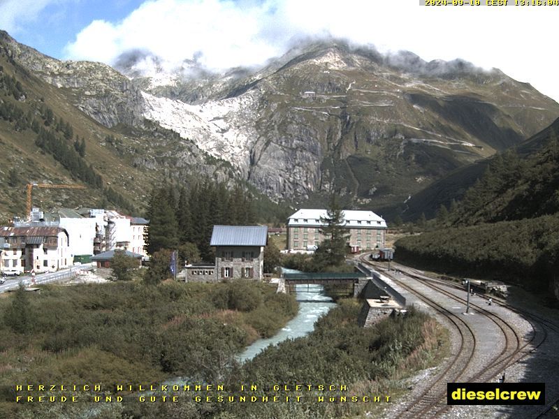 Obergoms: Gletsch mit dem Bahnhof der Dampfbahn Furka-Bergstrecke