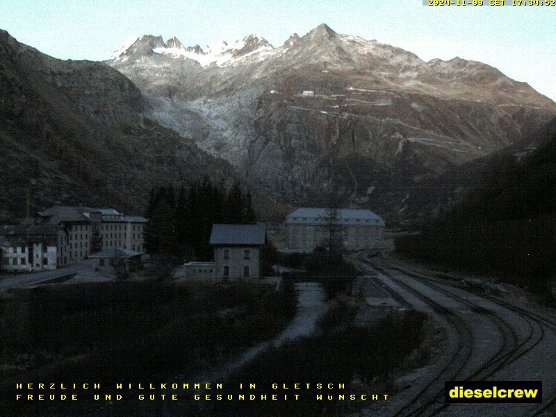 Obergoms: Gletsch mit dem Bahnhof der Dampfbahn Furka-Bergstrecke