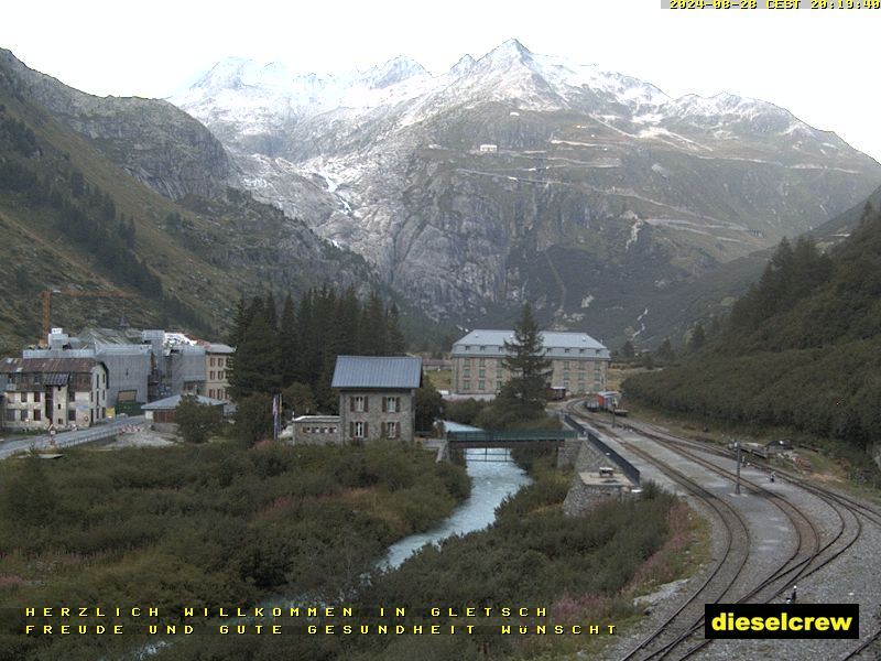 Obergoms: Gletsch mit dem Bahnhof der Dampfbahn Furka-Bergstrecke