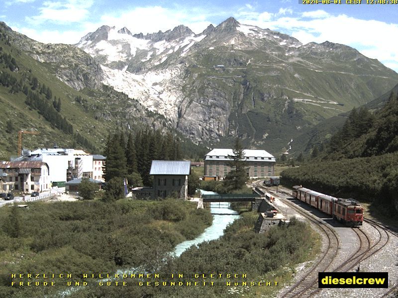 Obergoms: Gletsch mit dem Bahnhof der Dampfbahn Furka-Bergstrecke