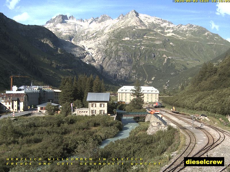 Obergoms: Gletsch mit dem Bahnhof der Dampfbahn Furka-Bergstrecke