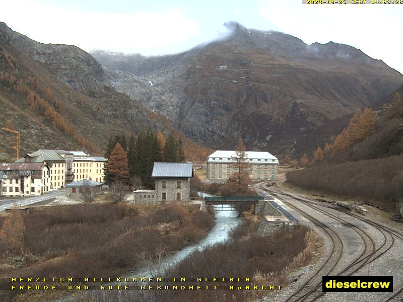 Obergoms: Gletsch mit dem Bahnhof der Dampfbahn Furka-Bergstrecke