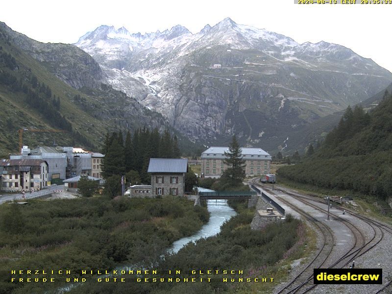 Obergoms: Gletsch mit dem Bahnhof der Dampfbahn Furka-Bergstrecke