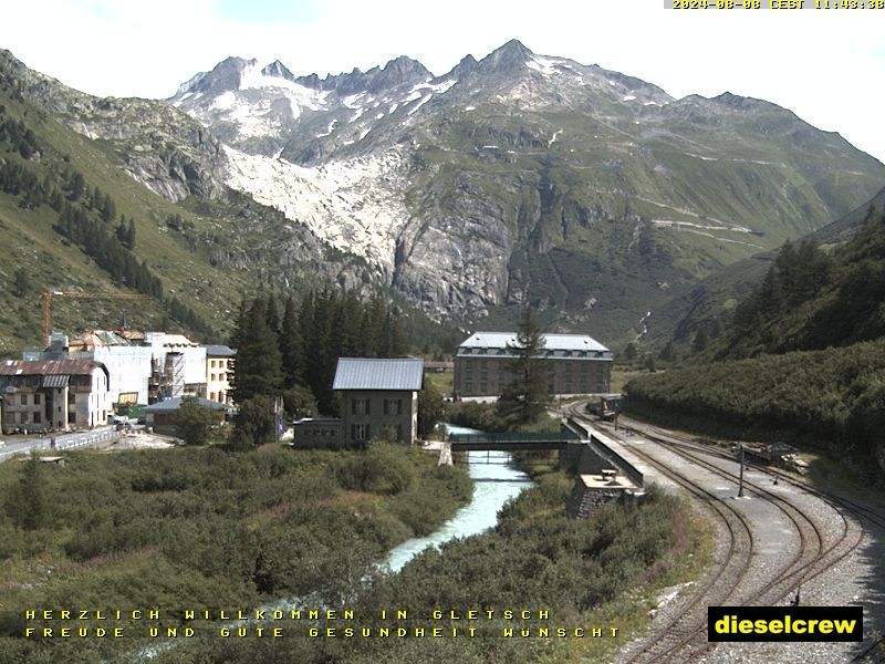 Obergoms: Gletsch mit dem Bahnhof der Dampfbahn Furka-Bergstrecke