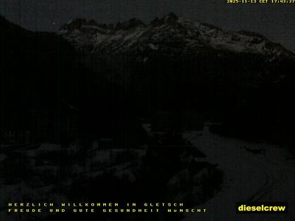 Obergoms: Gletsch mit dem Bahnhof der Dampfbahn Furka-Bergstrecke