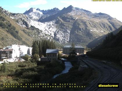 Obergoms: Gletsch mit dem Bahnhof der Dampfbahn Furka-Bergstrecke