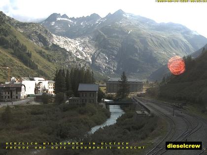 Obergoms: Gletsch mit dem Bahnhof der Dampfbahn Furka-Bergstrecke