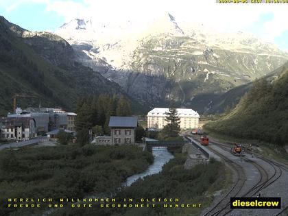 Obergoms: Gletsch mit dem Bahnhof der Dampfbahn Furka-Bergstrecke