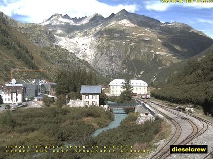 Obergoms: Gletsch mit dem Bahnhof der Dampfbahn Furka-Bergstrecke