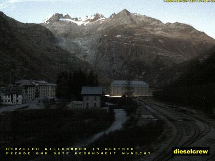 Obergoms: Gletsch mit dem Bahnhof der Dampfbahn Furka-Bergstrecke