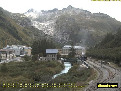 Obergoms: Gletsch mit dem Bahnhof der Dampfbahn Furka-Bergstrecke