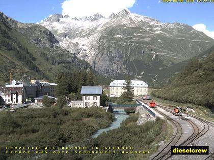 Obergoms: Gletsch mit dem Bahnhof der Dampfbahn Furka-Bergstrecke