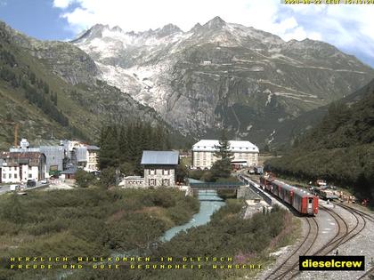 Obergoms: Gletsch mit dem Bahnhof der Dampfbahn Furka-Bergstrecke