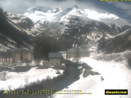 Obergoms: Gletsch mit dem Bahnhof der Dampfbahn Furka-Bergstrecke