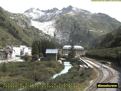 Obergoms: Gletsch mit dem Bahnhof der Dampfbahn Furka-Bergstrecke