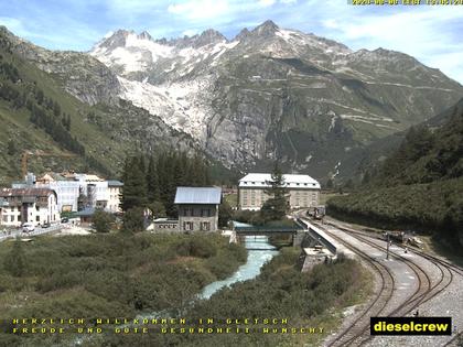 Obergoms: Gletsch mit dem Bahnhof der Dampfbahn Furka-Bergstrecke