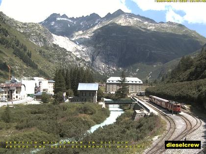 Obergoms: Gletsch mit dem Bahnhof der Dampfbahn Furka-Bergstrecke