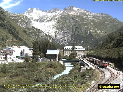 Obergoms: Gletsch mit dem Bahnhof der Dampfbahn Furka-Bergstrecke