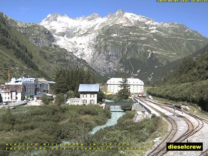 Obergoms: Gletsch mit dem Bahnhof der Dampfbahn Furka-Bergstrecke