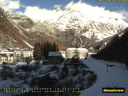 Obergoms: Gletsch mit dem Bahnhof der Dampfbahn Furka-Bergstrecke