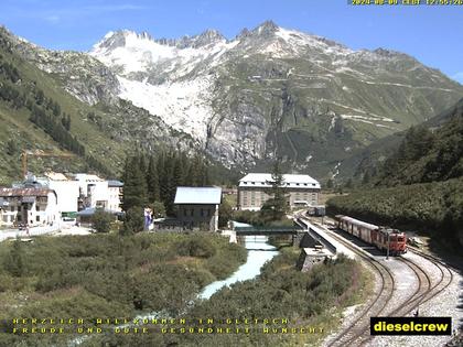 Obergoms: Gletsch mit dem Bahnhof der Dampfbahn Furka-Bergstrecke