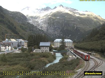 Obergoms: Gletsch mit dem Bahnhof der Dampfbahn Furka-Bergstrecke