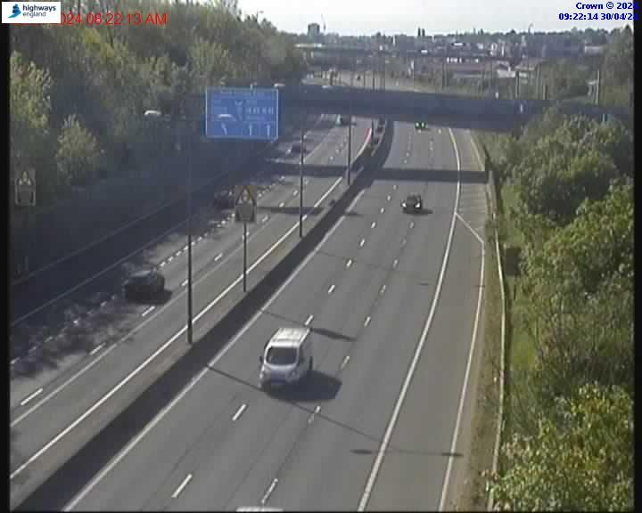 Traffic Cam London: M1 J1 12/0