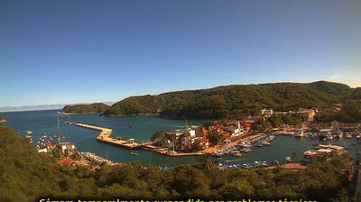 Daylight webcam view from Bahía Santa Cruz › South: Bahia de Sta. Cruz Huatulco, Muelle de Cruceros, Darsena y Edifi