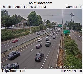 Traffic Cam Portland: I- at Macadam