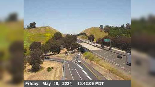 Traffic Cam Hercules › West: TVH37 -- I-80 : Before Sycamore Avenue