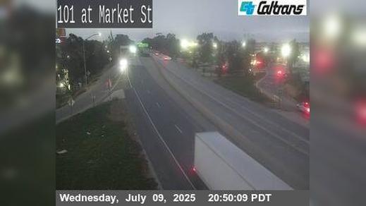 Traffic Cam Salinas › North: US-101 : Market Street