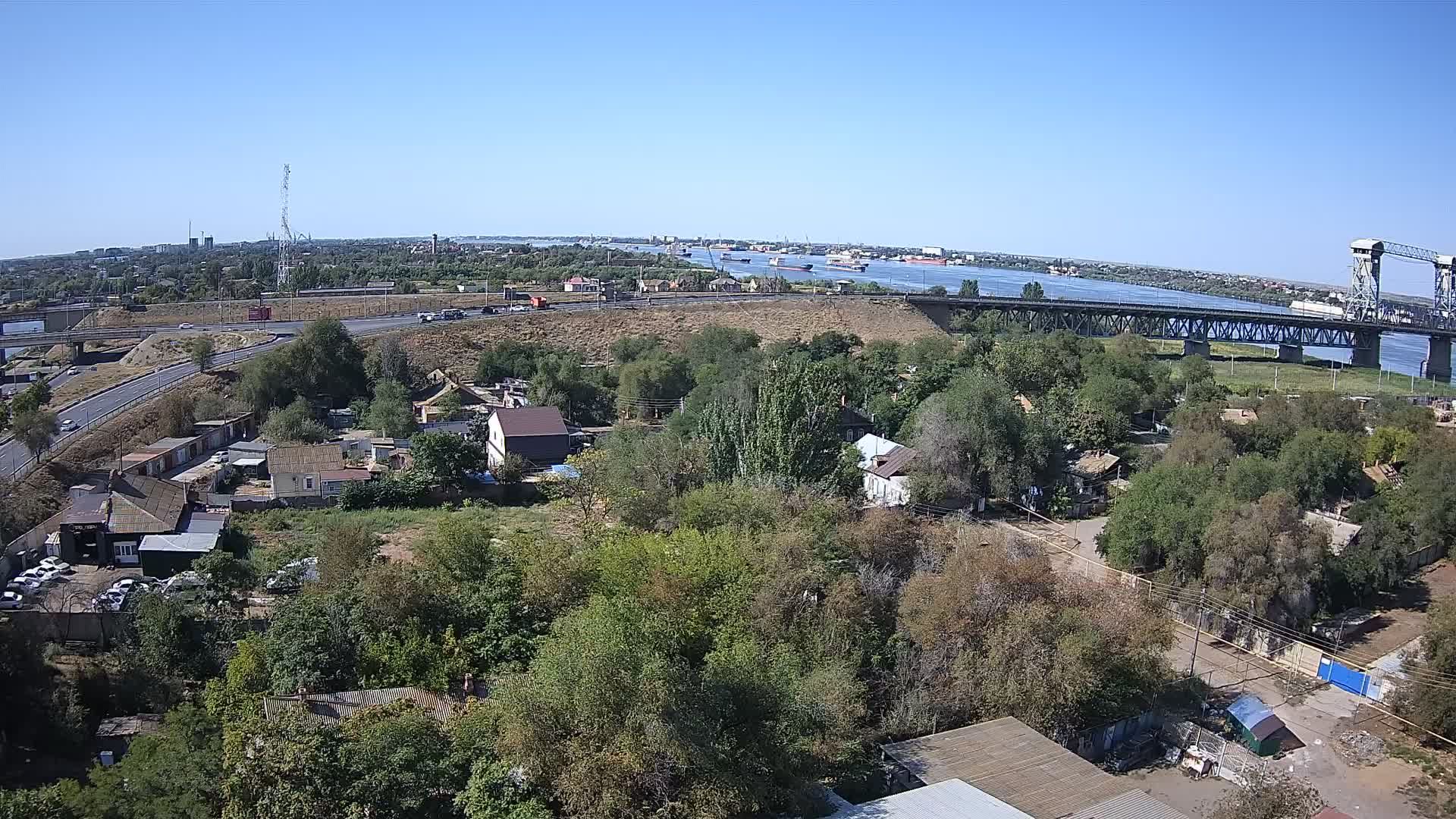 Astrakhan: Астрахань, Набережная Приволжского Затона, 36 к1