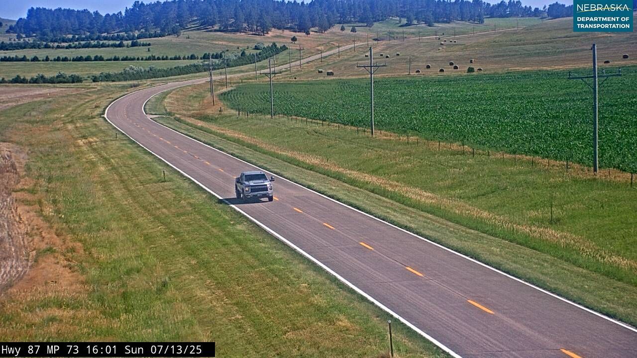 Traffic Cam Whiteclay › South: NE 87: S of - Hwy 87 South