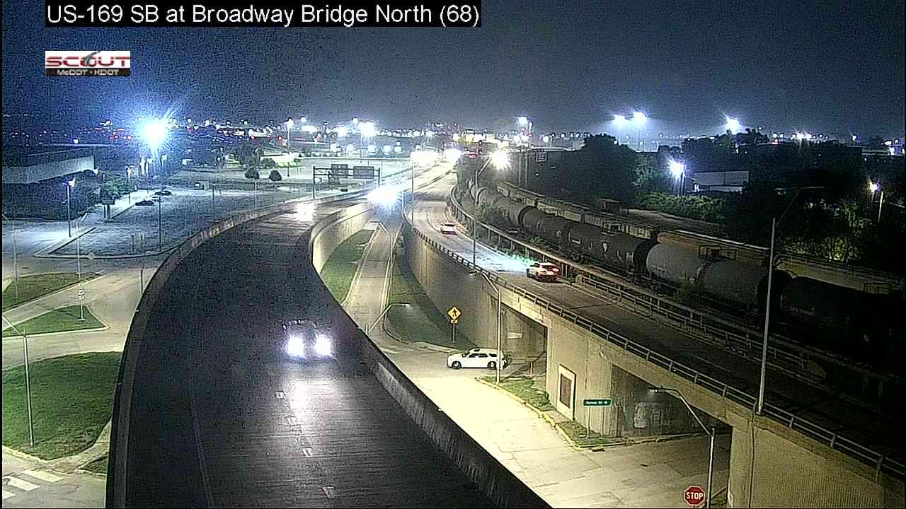 Traffic Cam Harlem: US- S @ BROADWAY BR N