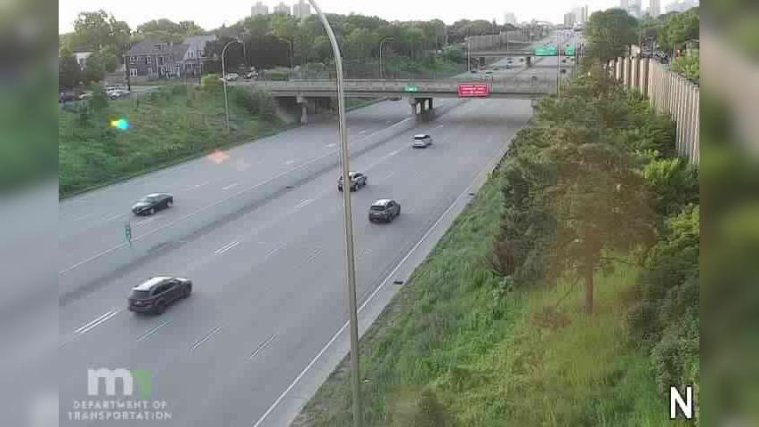 Traffic Cam Central: I-35W: I-35W NB @ 36th St