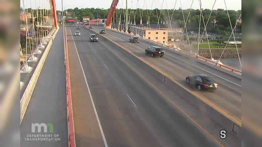 Traffic Cam Hastings: US 61: T.H.61 NB (Mississippi River)