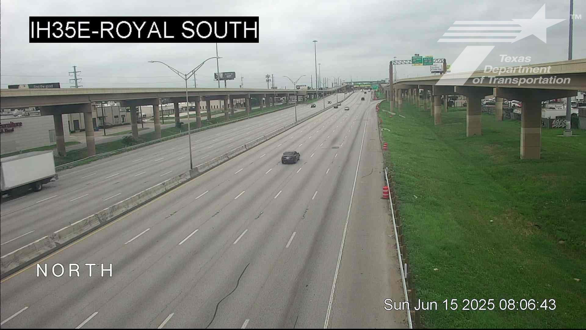 Traffic Cam Dallas › North: I-35E @ Royal South