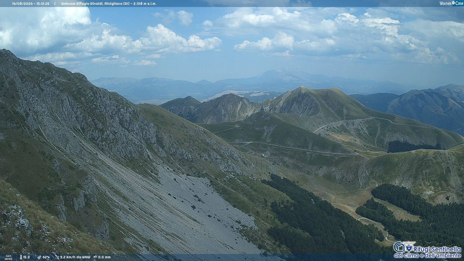 Traffic Cam Micigliano: Rifugio Massimo Rinaldi - Monte Terminillo