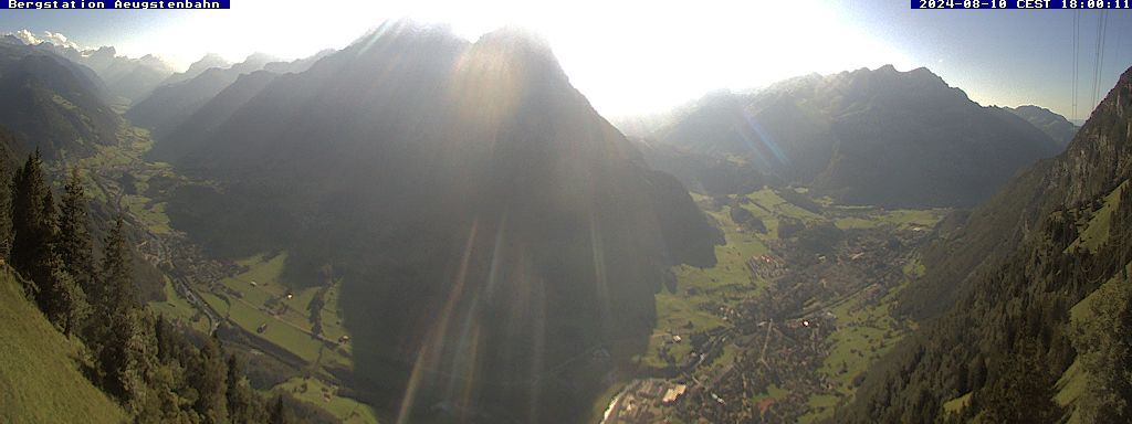 Ennenda: Blick von Bergstation Aeugstenbahn ins Glarnerland