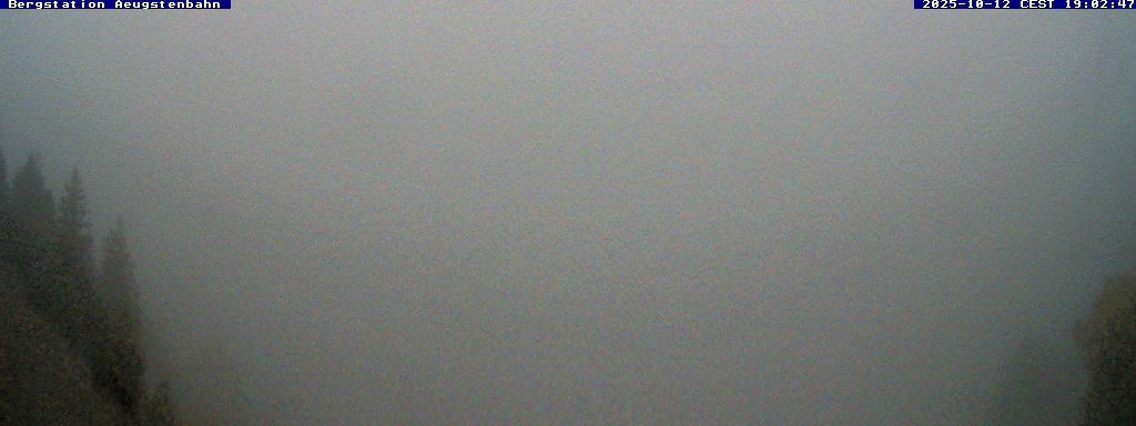 Ennenda: Blick von Bergstation Aeugstenbahn ins Glarnerland